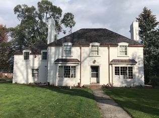 1076 Berkshire Rd, Grosse Pointe Park, MI 48230