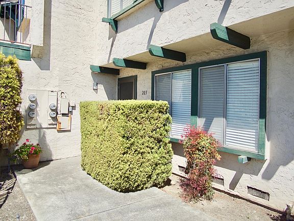 3rd image of 1031 Clyde Ave APT 203