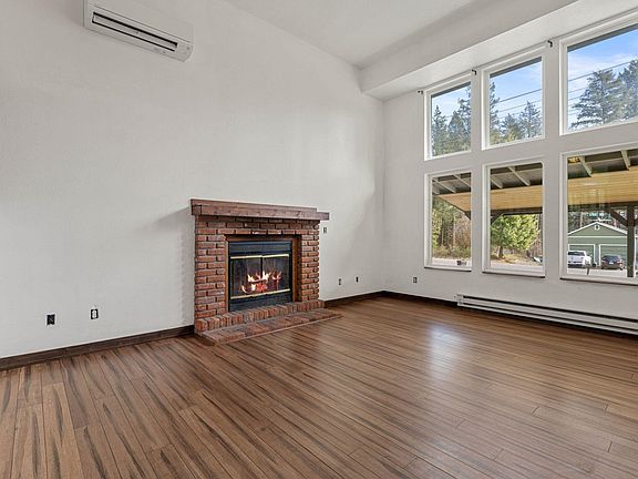 5th image of 209 W Laurelhurst Dr
