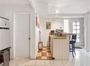 9061 Crescent Dr, Los Angeles, CA 90046