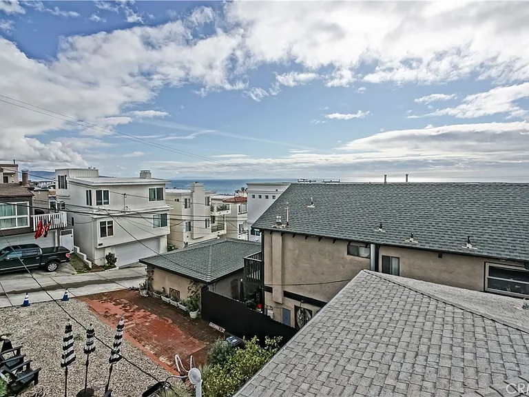 320 Marine Ave — Photo 39