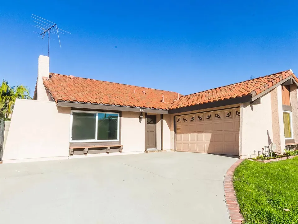 966 Goldenrod Dr