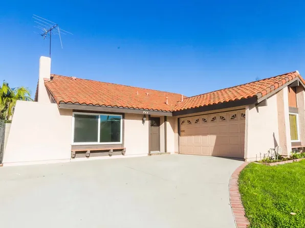966 Goldenrod Dr, Costa Mesa, CA 92626