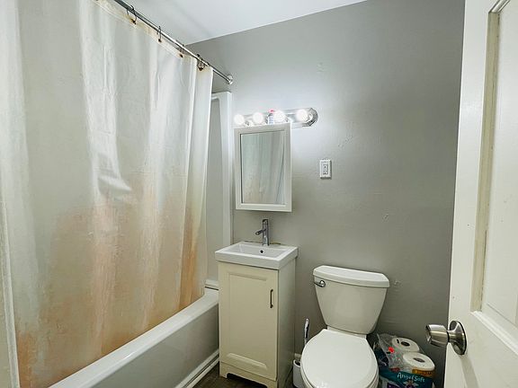 4th image of 613 N Elmwood Dr