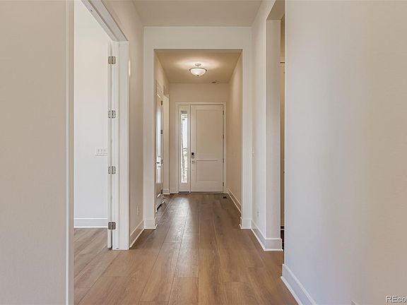 5th image of 435 Basin Daisy Street