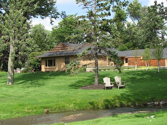 4th image of 580 Park Club Ln
