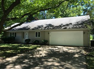 235 Wayne Dr, Berea, OH