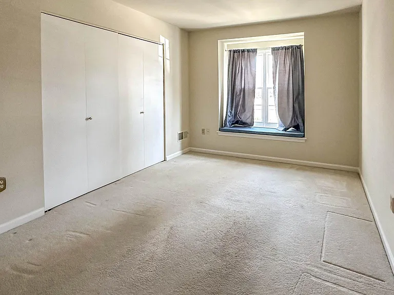 109 Valley Greene Cir — Photo 20