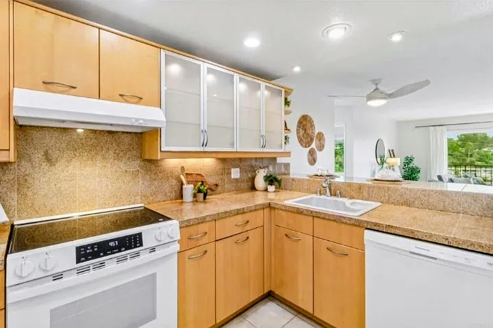 2 bed, 897 sqft, $3,250 — Photo 4