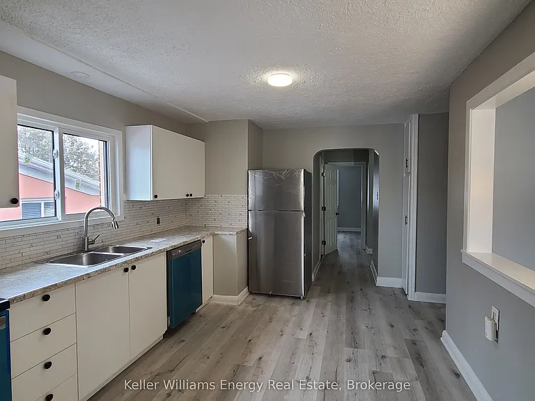 201 Celina St #UPPER — Photo 3