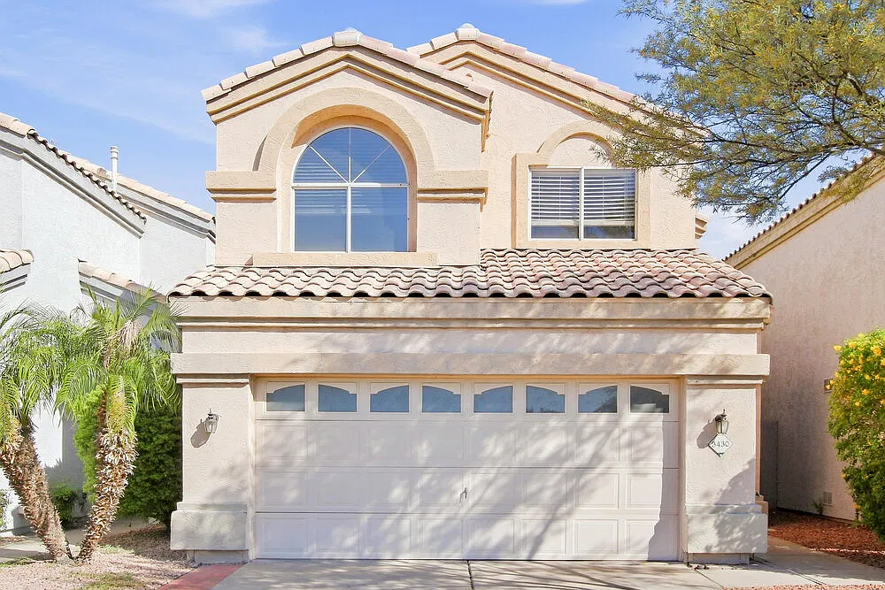 3 bed, 2.5 bath, 1559 sqft, $2,310 — Photo 1