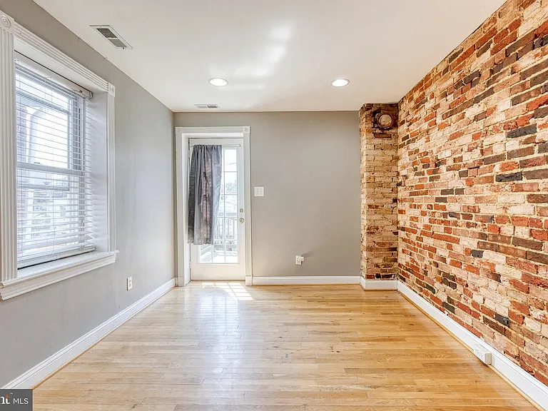 1514 Light St — Photo 14
