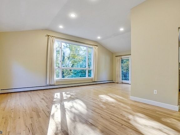 5th image of 67 River Rd
