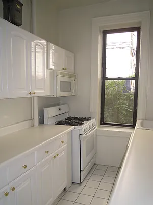 Rented by Metropolitan Equities | media 23