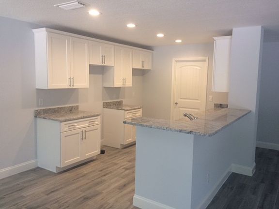 3rd image of 433 Twin Lakes Dr