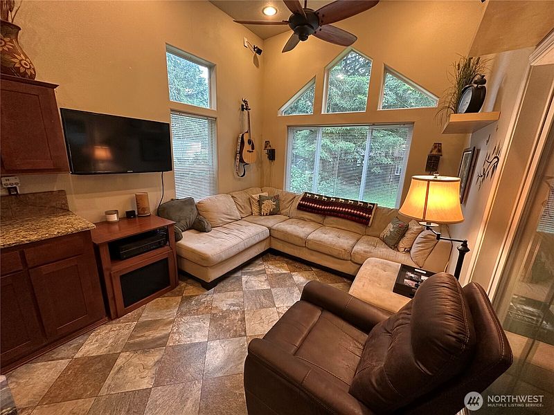 3rd image of 4767 Skagit Trail