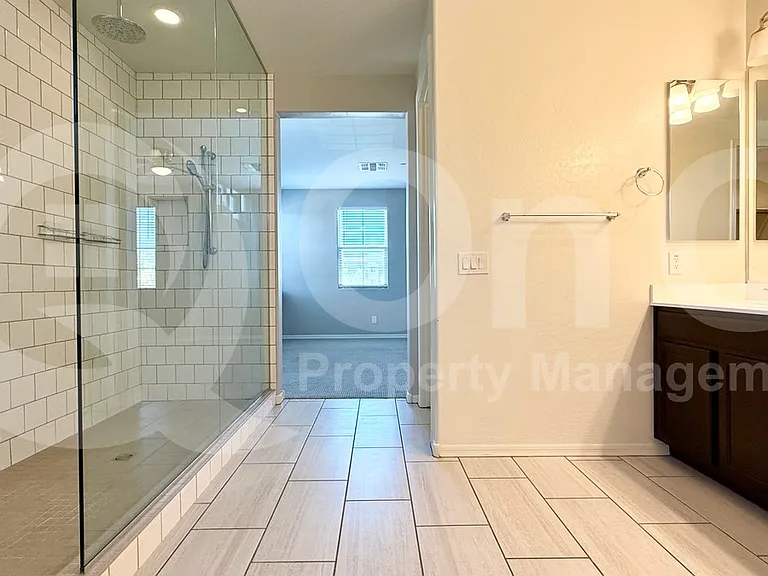 3749 E Stiles Ln — Photo 16