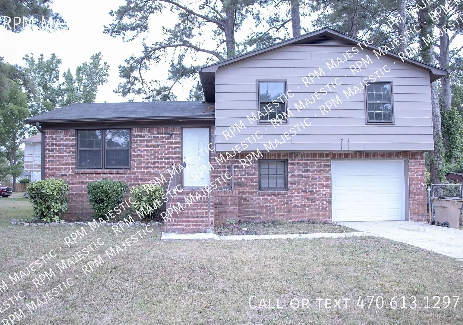Updated 3-Bedroom, 2-Bath Home With Fenced Yard & Garage! — Photo 1