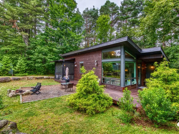 17 Ray Brook Rd, Saranac Lake, NY 12983