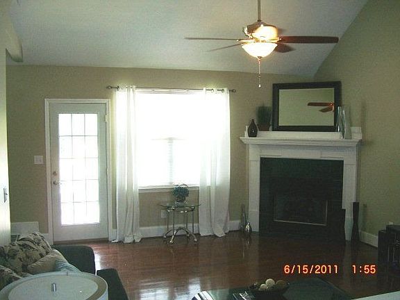 2nd image of 20 Lake Hartwell Dr