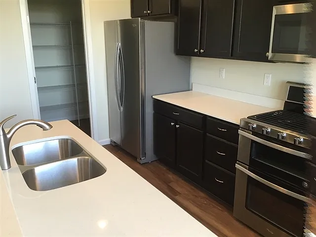 4 bed, 2.5 bath, 2378 sqft, $3,335 — Photo 2