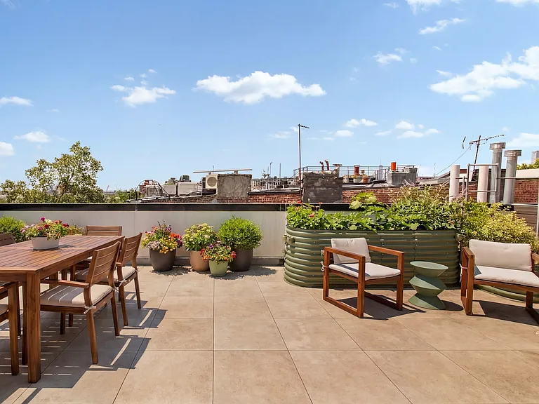 686 Carroll St #4 — Photo 8