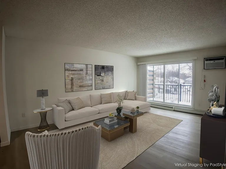 Pointe Apartments — Photo 38