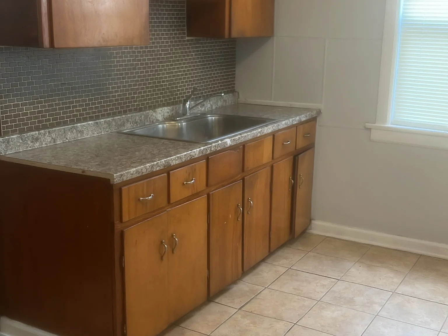 2 bed, $1,000 — Photo 3