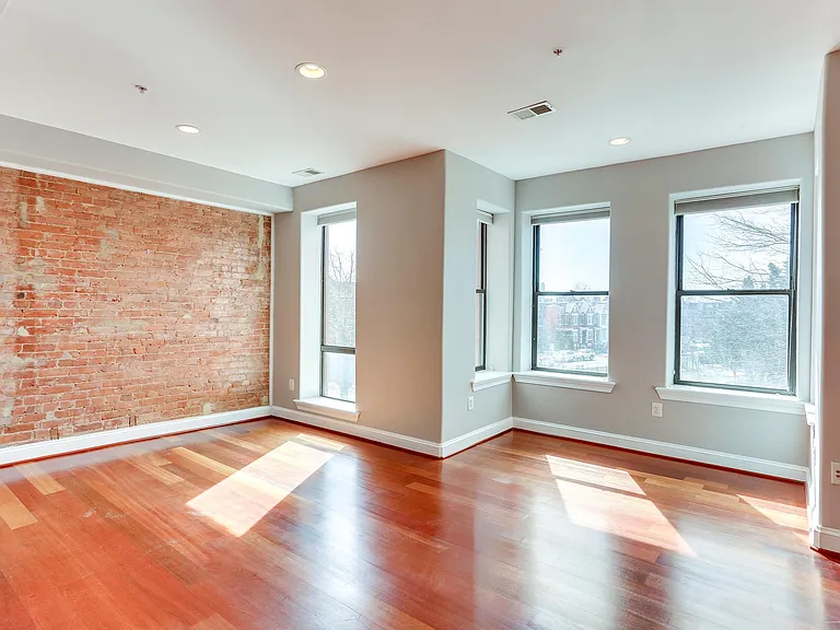 1105 Park Rd NW #5 — Photo 5