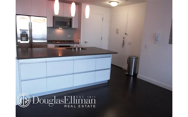 Rented by Douglas Elliman | media 38
