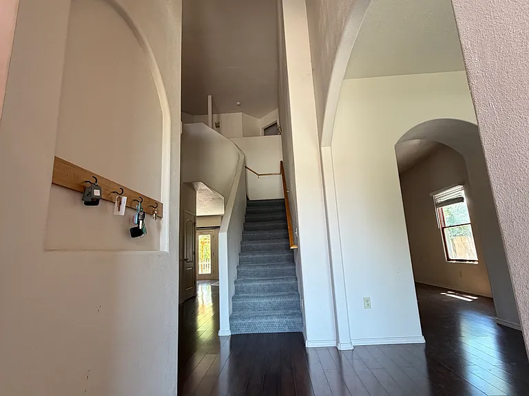 9228 Bluewood Ln NE — Photo 2