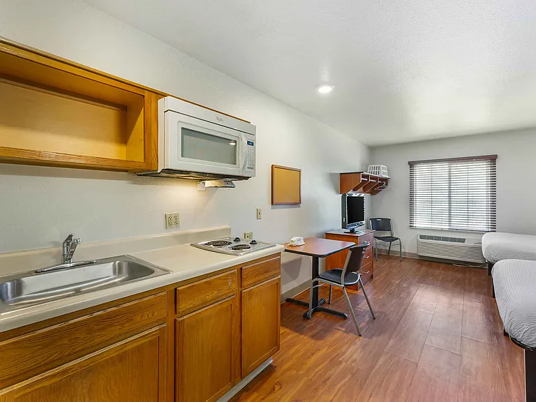 Studio Suite - 2 Full Beds