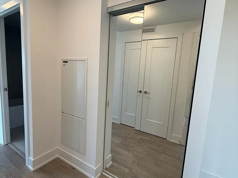 10 Inn On The Park Dr #2204 — Photo 9