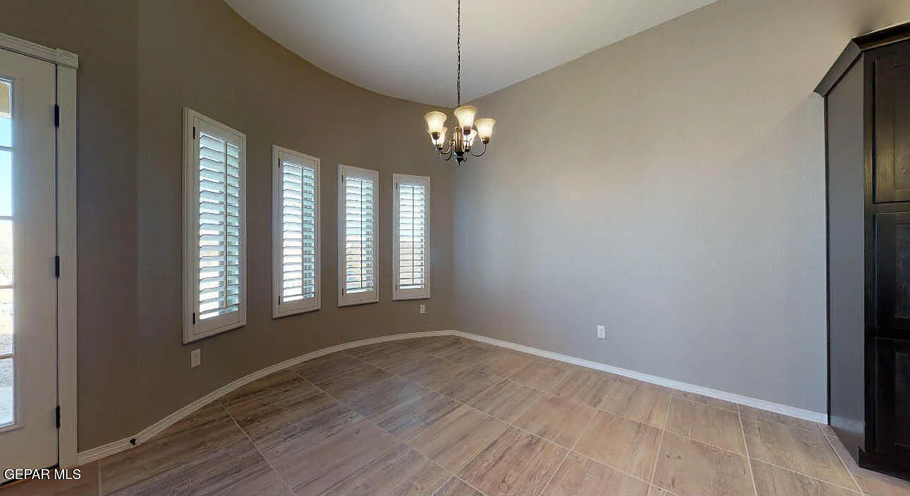 3 bed, 2.0 bath, 1432 sqft, $1,700 — Photo 4