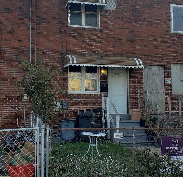 2nd image of 911 N 22nd St