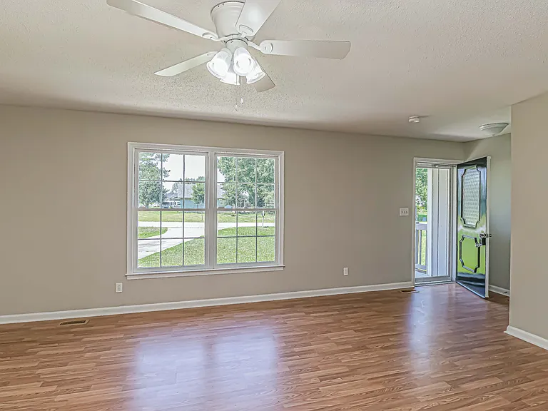 108 Fox Run Cir — Photo 22