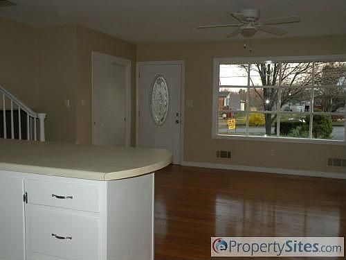 5th image of 536 Huntington Blvd NE
