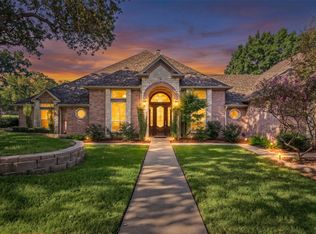 135 Country Vista Cir, Burleson, TX 76028
