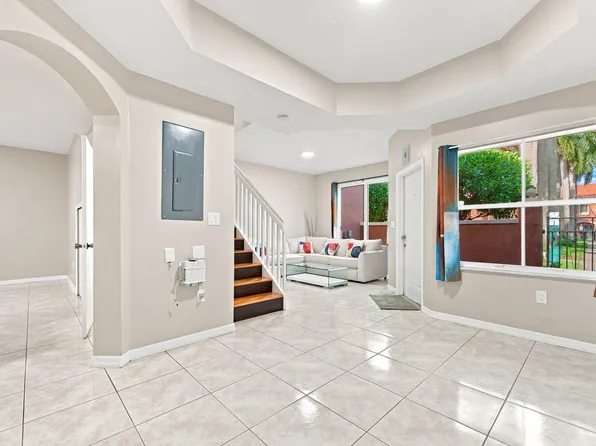 732 SW 106th Ave #2011, Hollywood, FL 33025