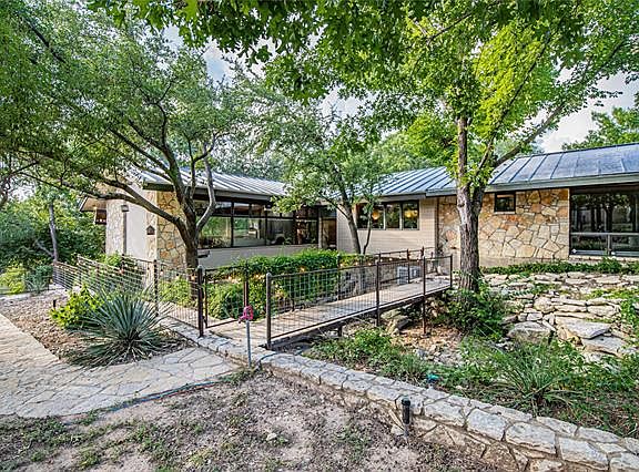 3rd image of 6212 Sonora Dr