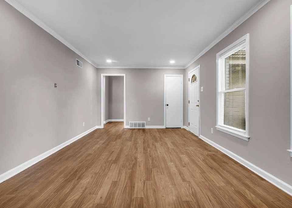 1st image of 3537 W Deerwood Ave
