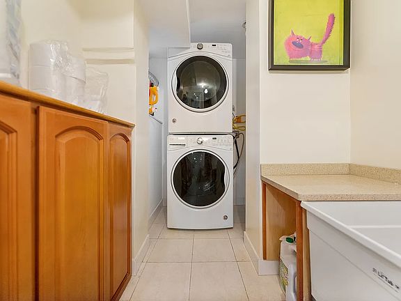 5th image of 8238 167th St