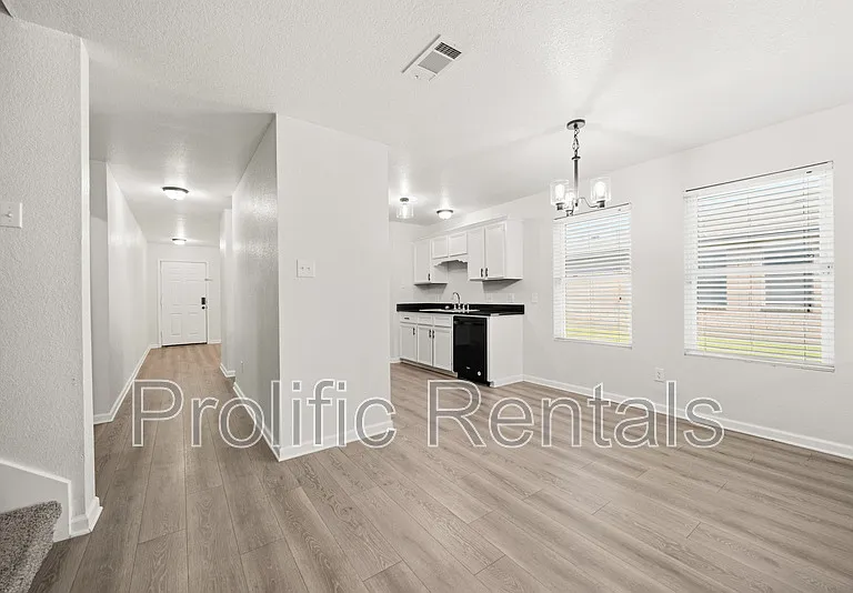 5304 Oster Dr — Photo 10