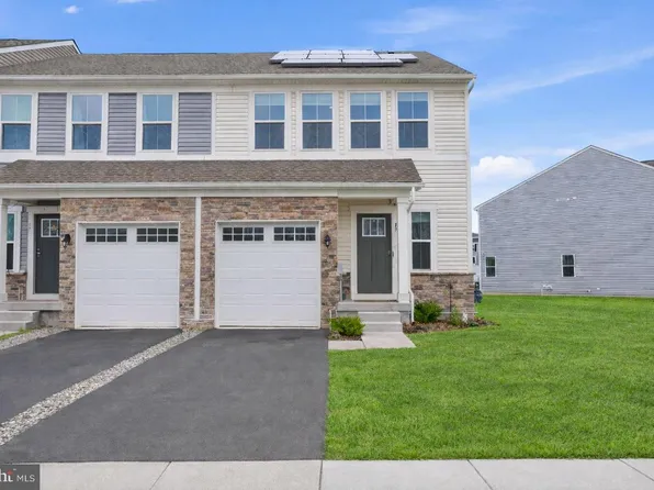 19 Pratt Ln, Lawrence Township, NJ 08648