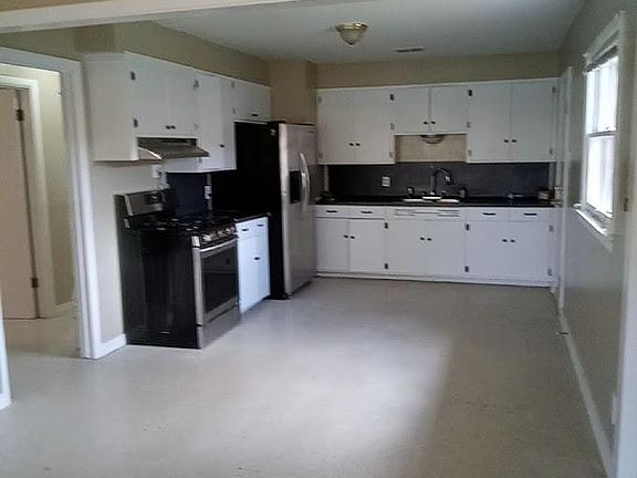 3rd image of 1209 N B St