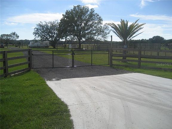 5th image of 550 NW 98th St