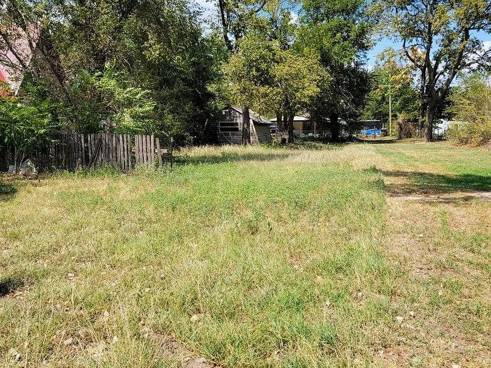 1st image of 518 W Avenue B