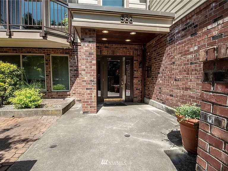 566 Prospect St #109 — Photo 3