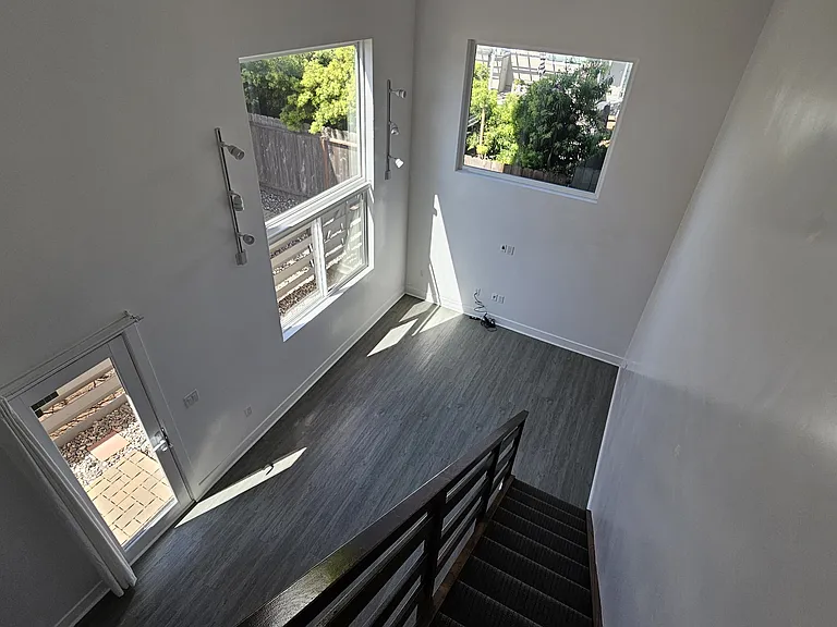2010 Broadway St #3 — Photo 13