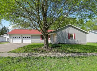 233 N Orchard St, Bement, IL 61813